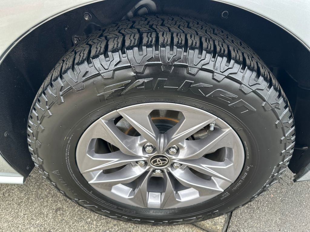 Certified 2021 Toyota Sienna XLE image 28