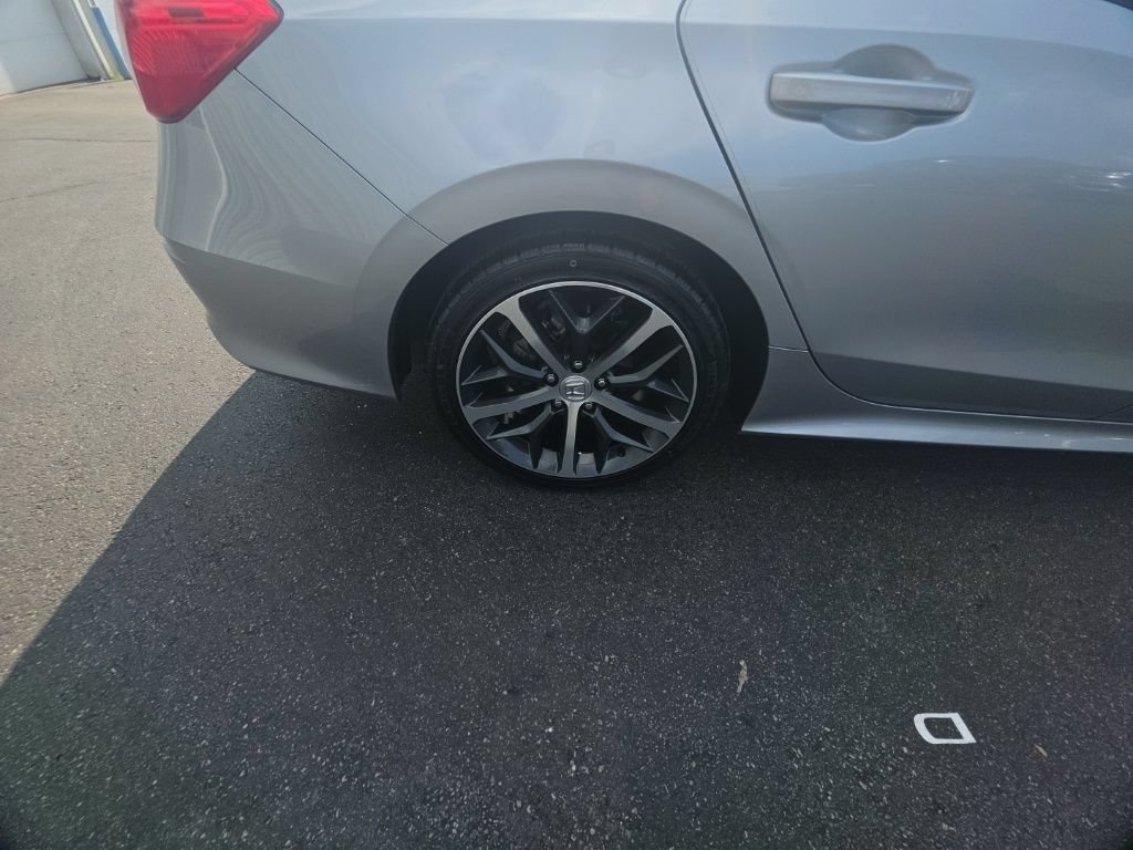 Used 2022 Honda Civic Touring image 10