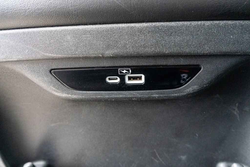 Used 2023 Chrysler Pacifica Touring-L image 24