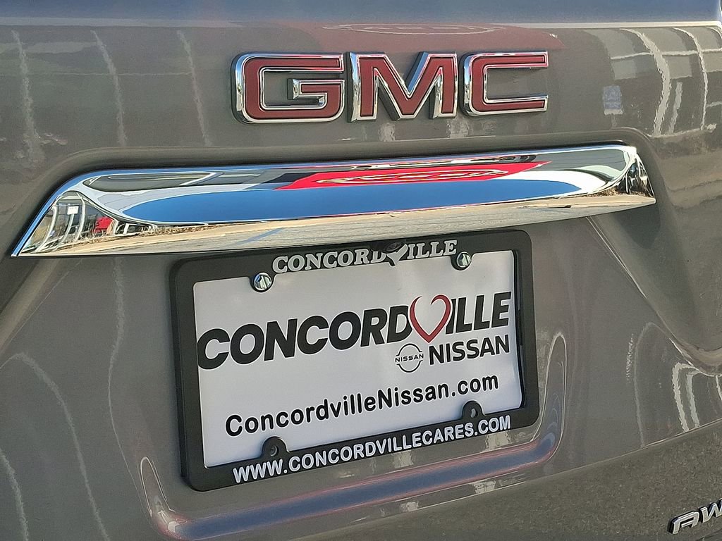 Used 2023 GMC Terrain SLE w/ Driver Convenience Package image 31