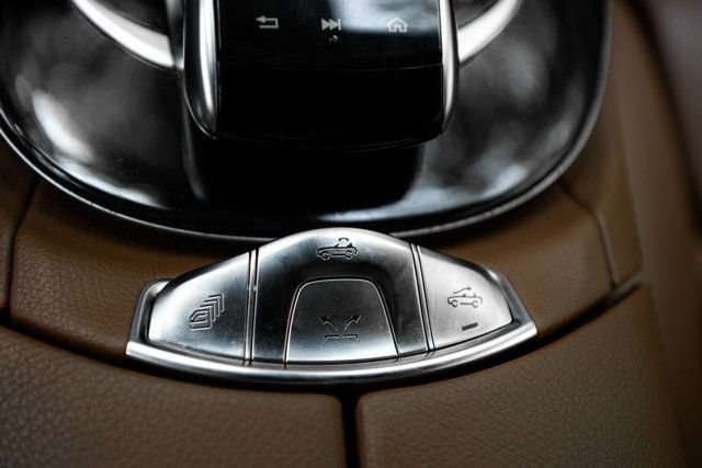 Used 2020 Mercedes-Benz E 450 4MATIC Cabriolet image 37