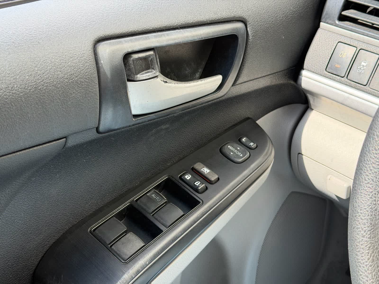 Used 2013 Toyota Camry LE FWD image 23
