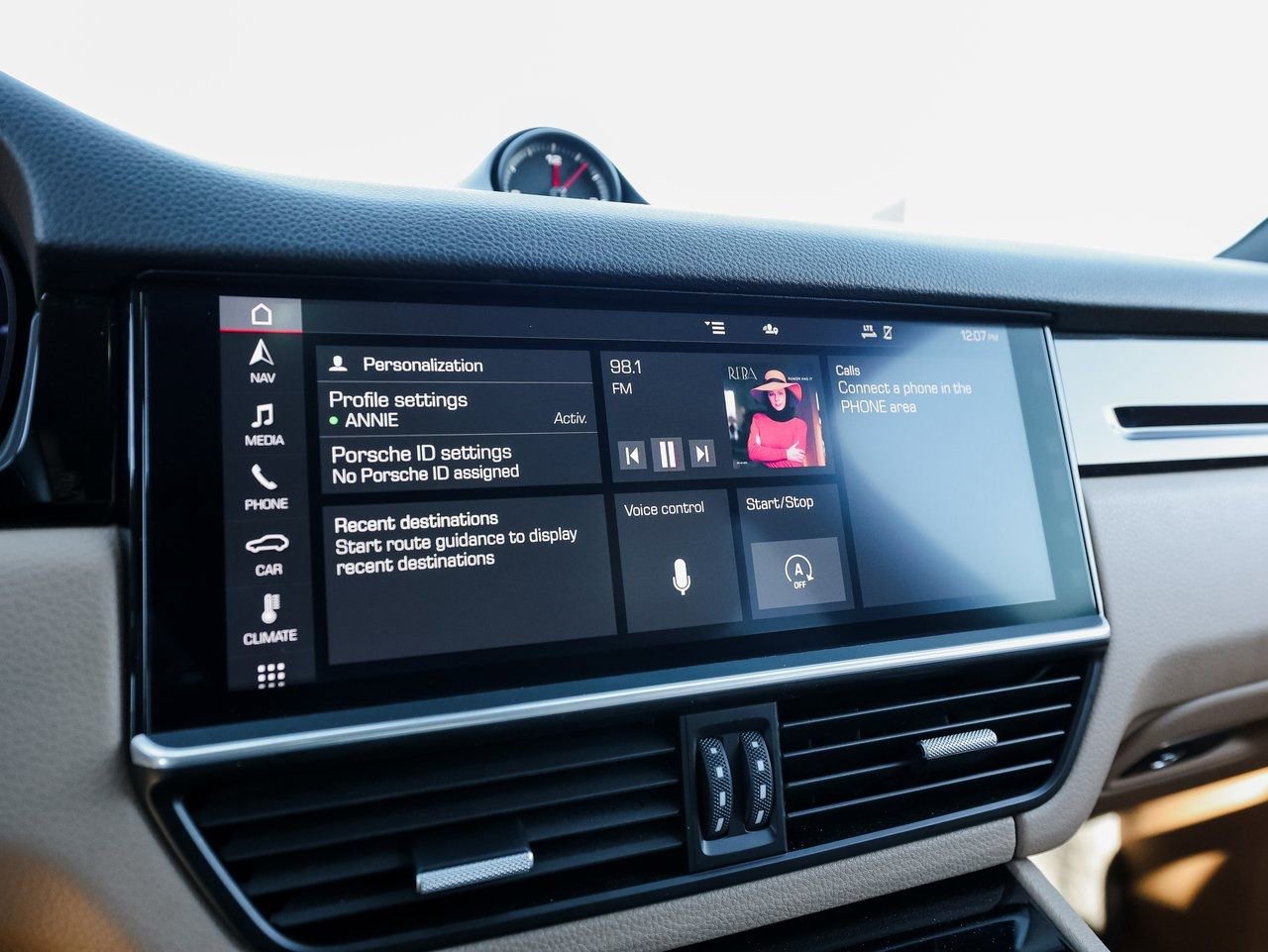 Certified 2020 Porsche Cayenne image 18