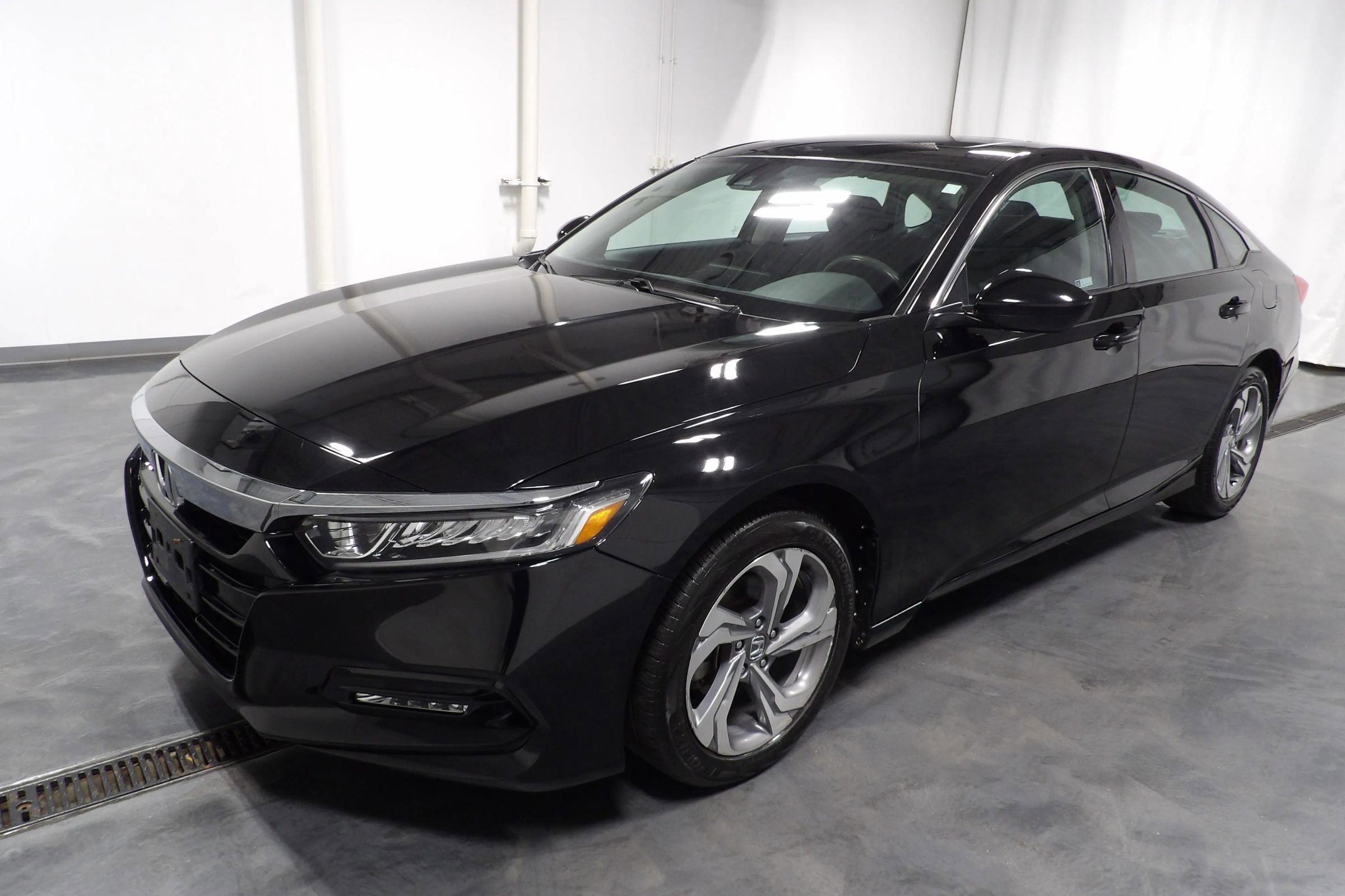 Used 2020 Honda Accord EX image 3
