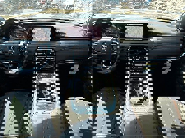 New 2026 Nissan Armada SL w/ Captain's Chari Seat Package image 14