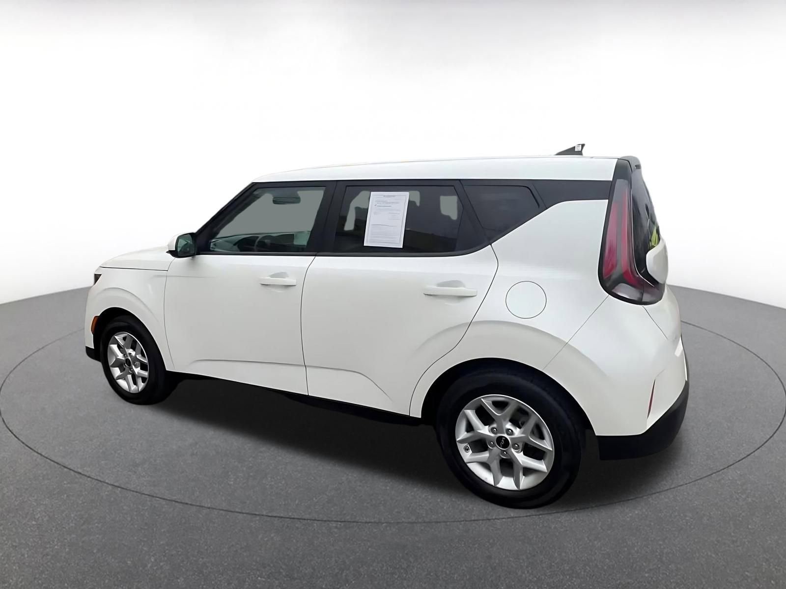 Used 2025 Kia Soul LX w/ LX Technology Package image 10