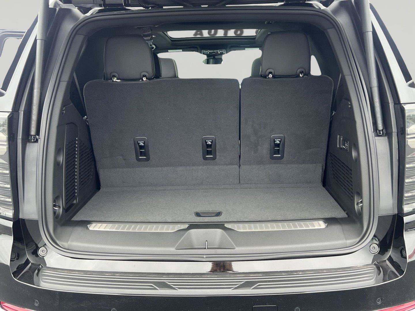 New 2026 Chevrolet Tahoe Premier w/ Sun And Tow Package AWD/4WD image 9