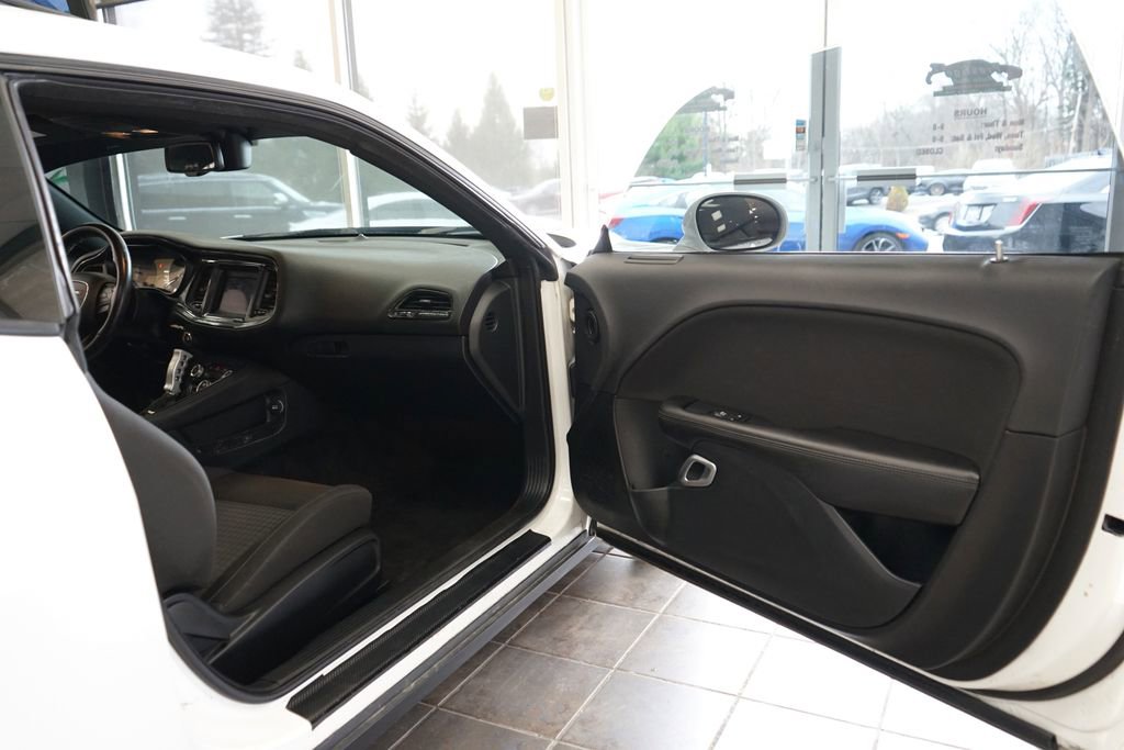 Used 2018 Dodge Challenger R/T w/ Blacktop Package image 38