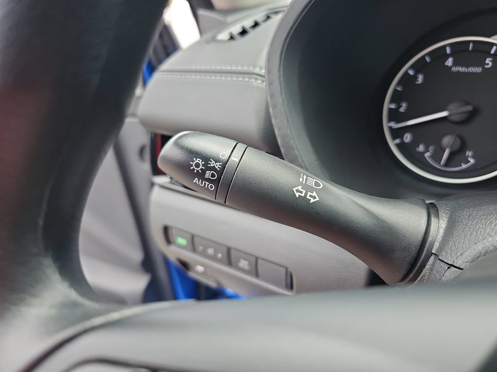 Used 2025 Nissan Sentra SV FWD image 34