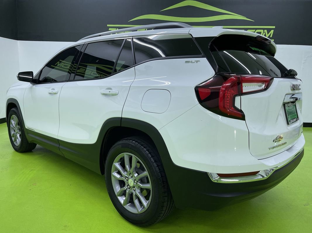 Used 2023 GMC Terrain SLT image 15