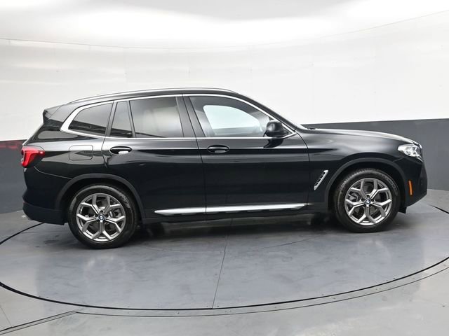Used 2023 BMW X3 xDrive30i w/ Premium Package w/ZPA AWD/4WD image 3
