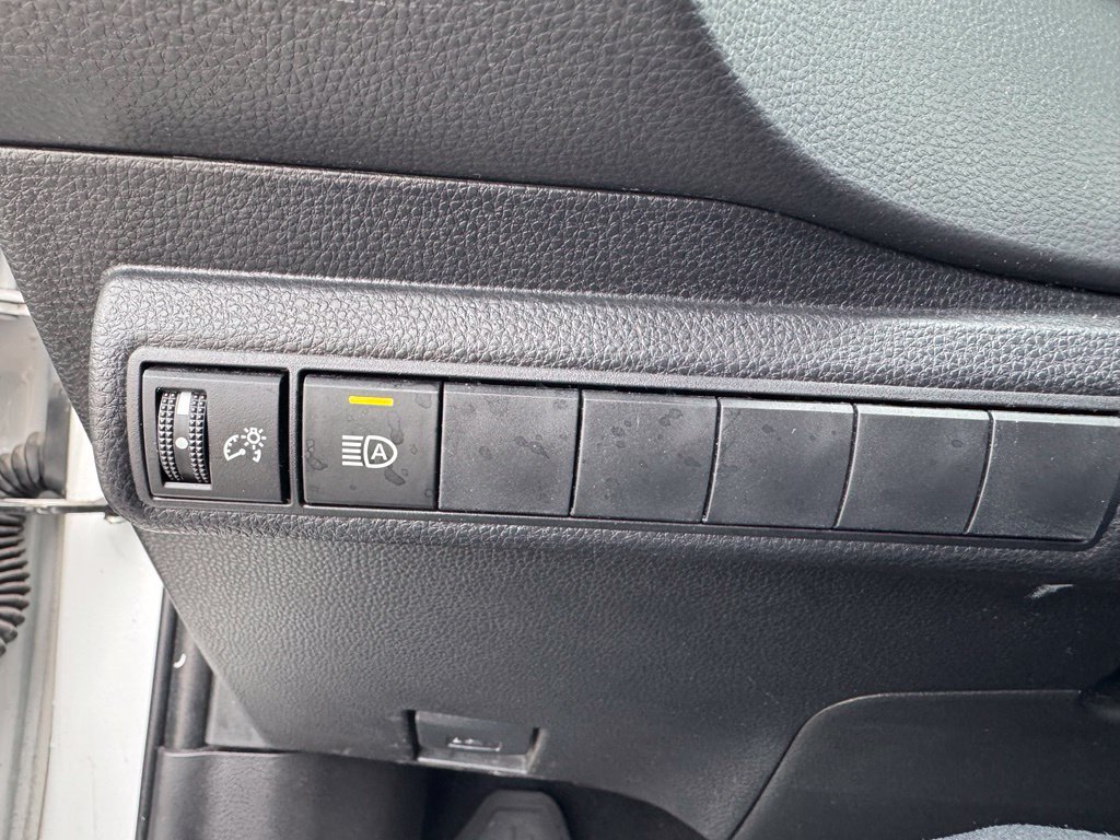 Used 2025 Toyota Corolla SE FWD image 21