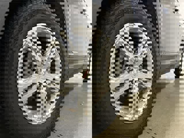 Used 2020 GMC Terrain SLE w/ Driver Convenience Package image 28