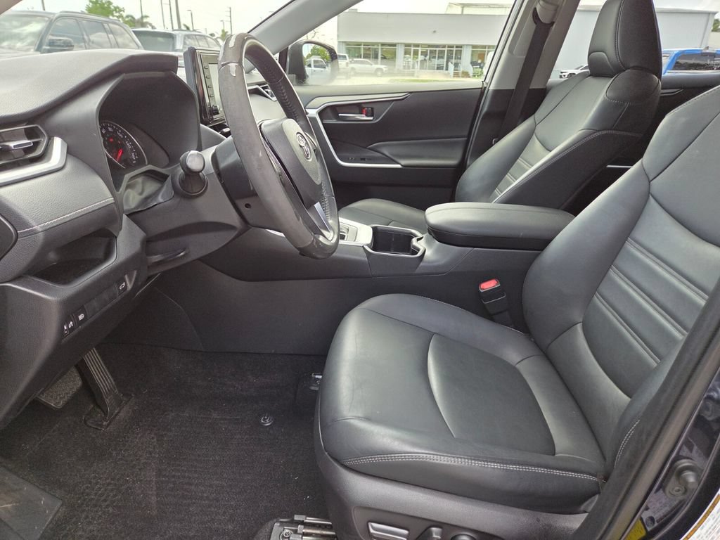 Used 2022 Toyota RAV4 XLE Premium FWD image 28