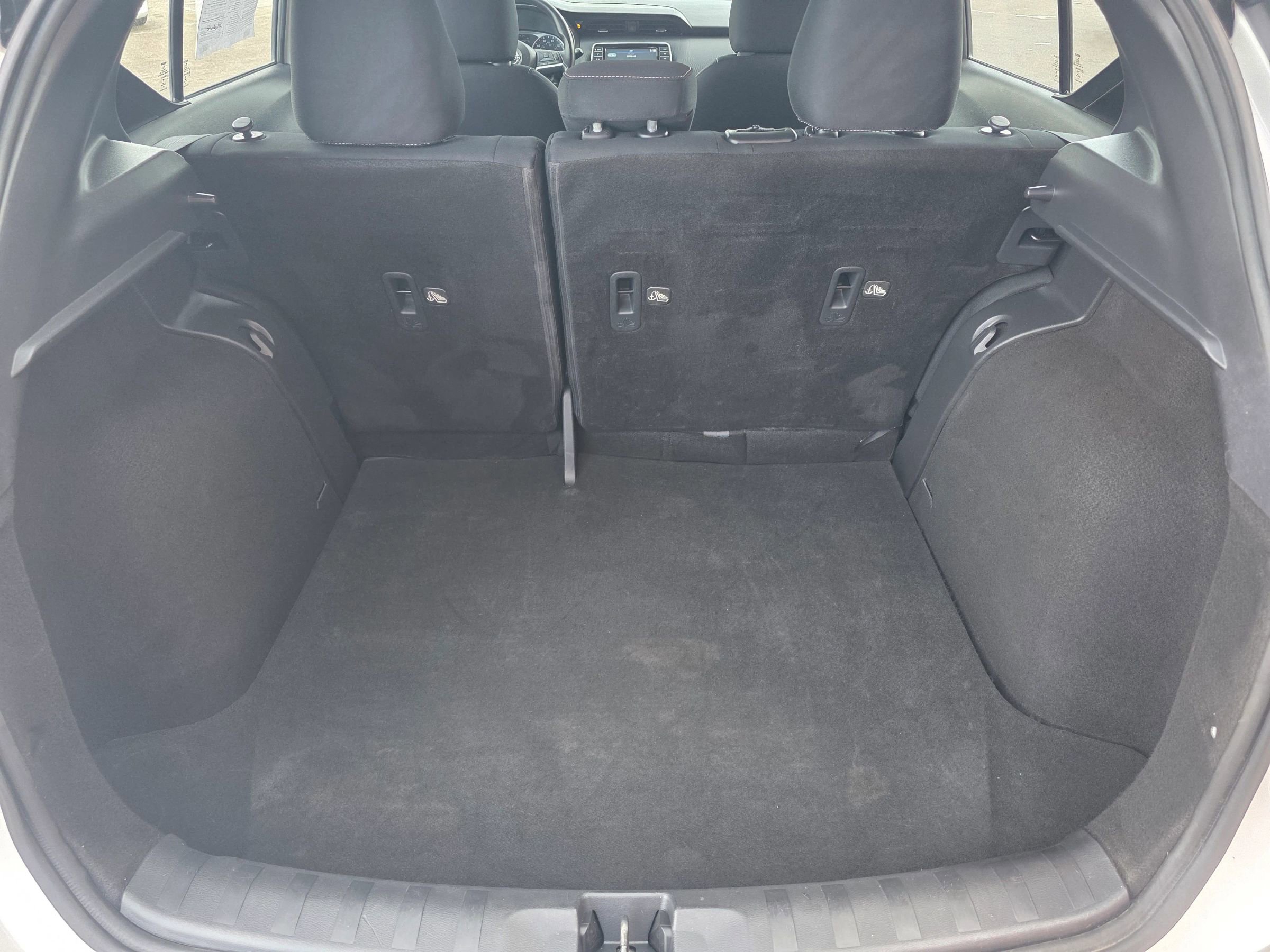 Used 2022 Nissan Kicks S FWD image 6