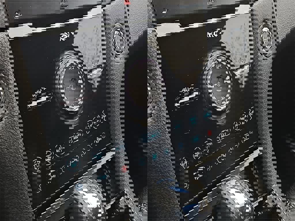 Used 2018 Ford Taurus SHO w/ Driver Assist Package image 14