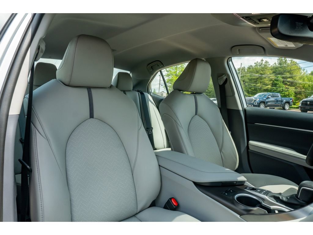 Used 2023 Toyota Camry XLE FWD image 18