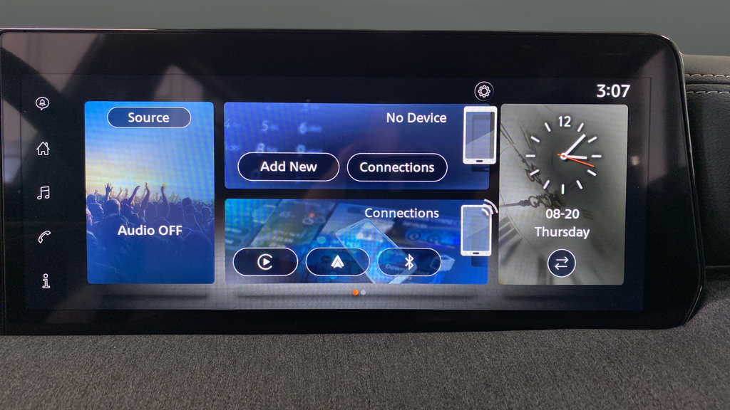 Used 2025 Nissan Kicks SV FWD image 14