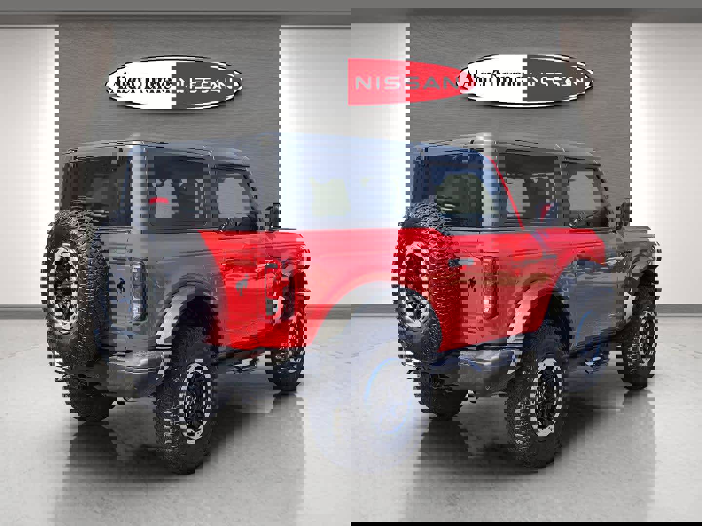 Used 2023 Ford Bronco Black Diamond w/ Sasquatch Package image 9