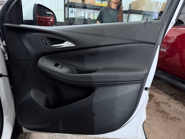 Used 2024 Buick Encore GX Preferred FWD image 13