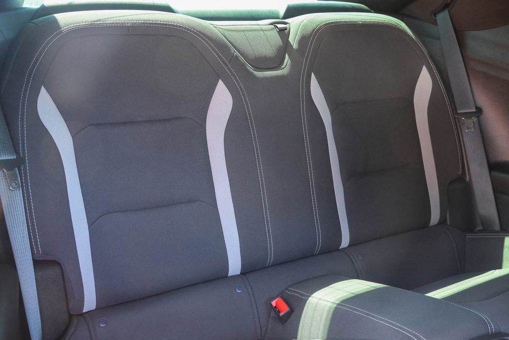 Used 2019 Chevrolet Camaro LT RWD image 9