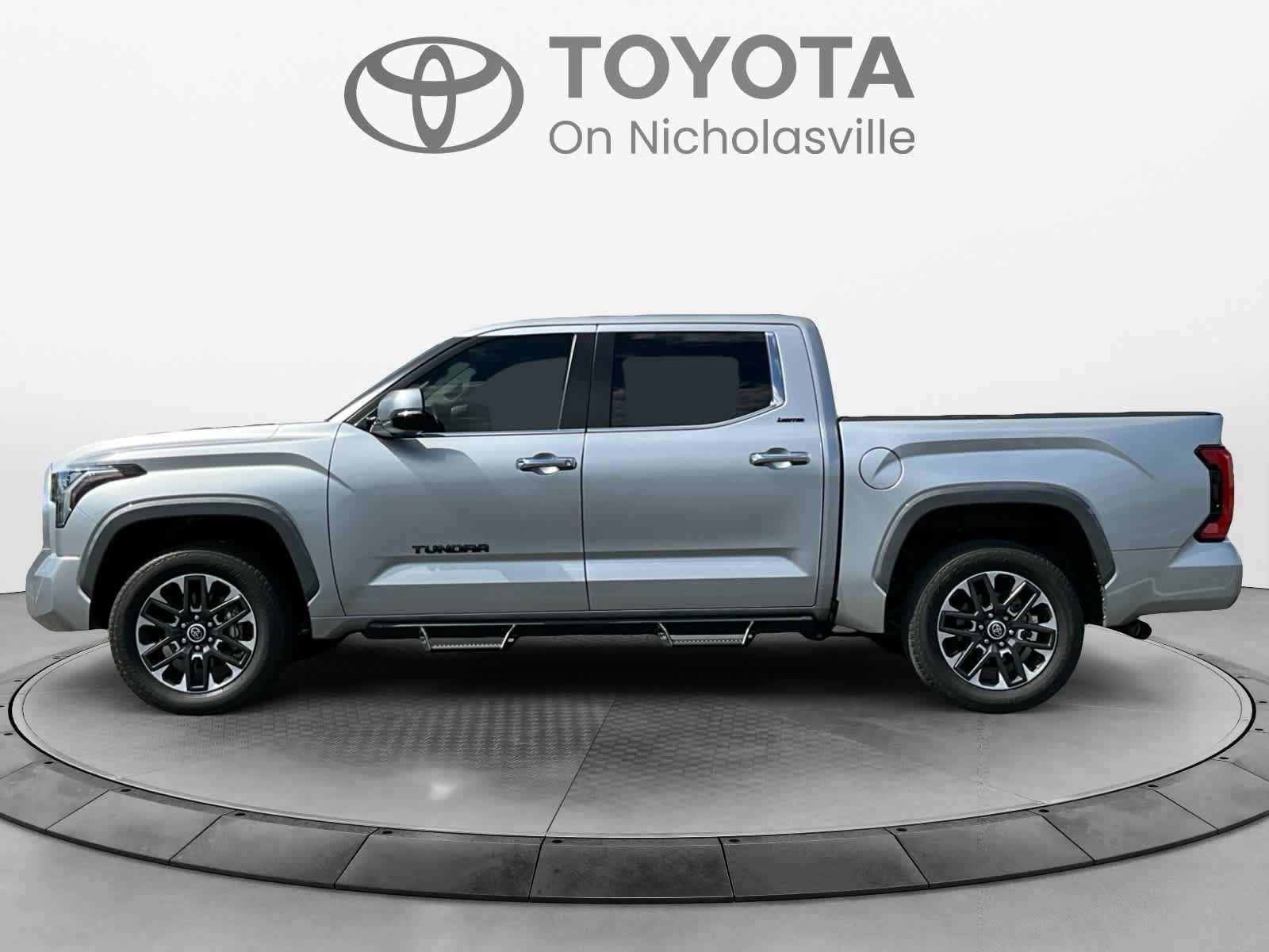Used 2024 Toyota Tundra Limited AWD/4WD image 2