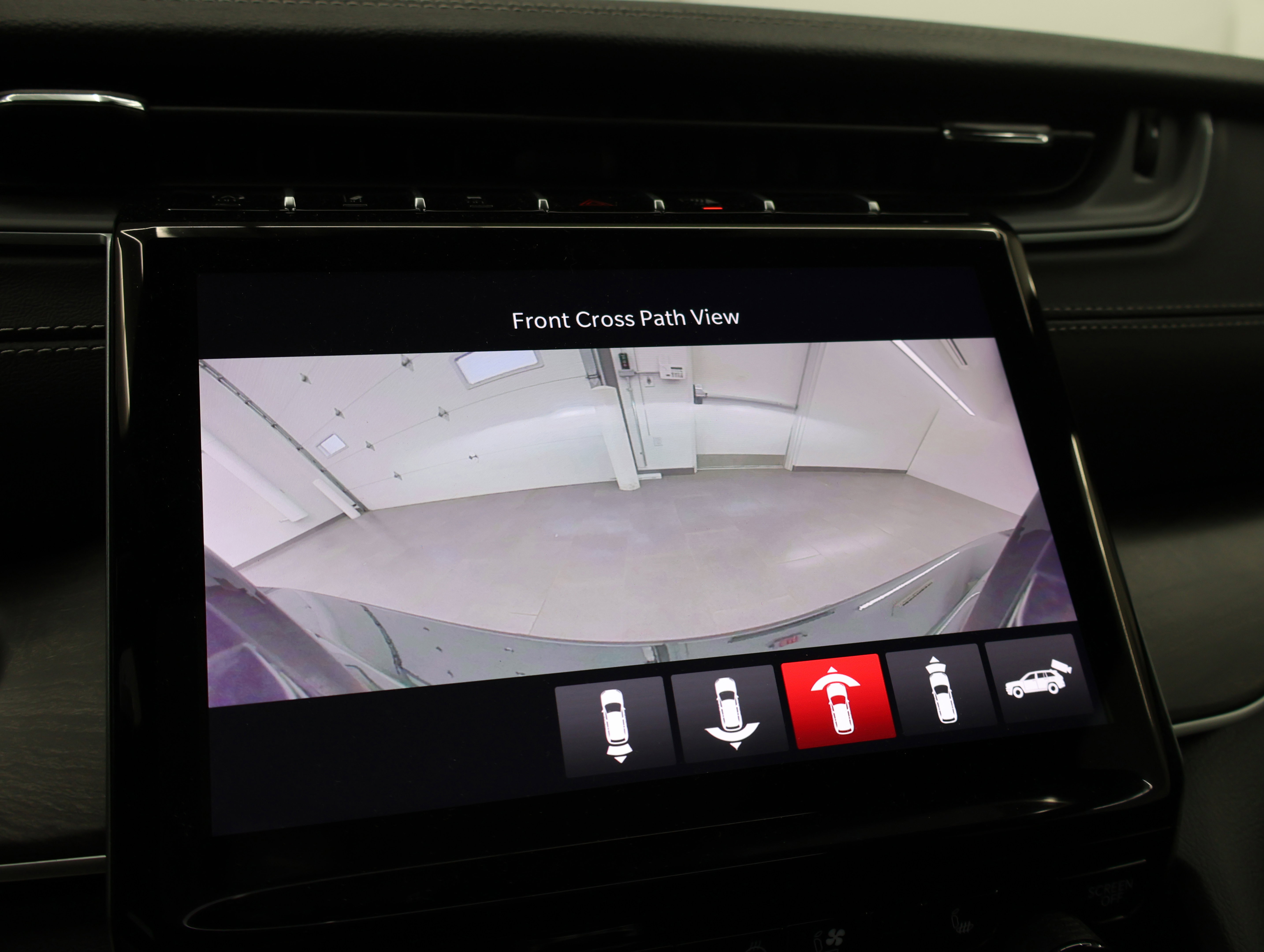 Used 2025 Jeep Grand Cherokee Limited w/ Luxury Tech Group II image 19