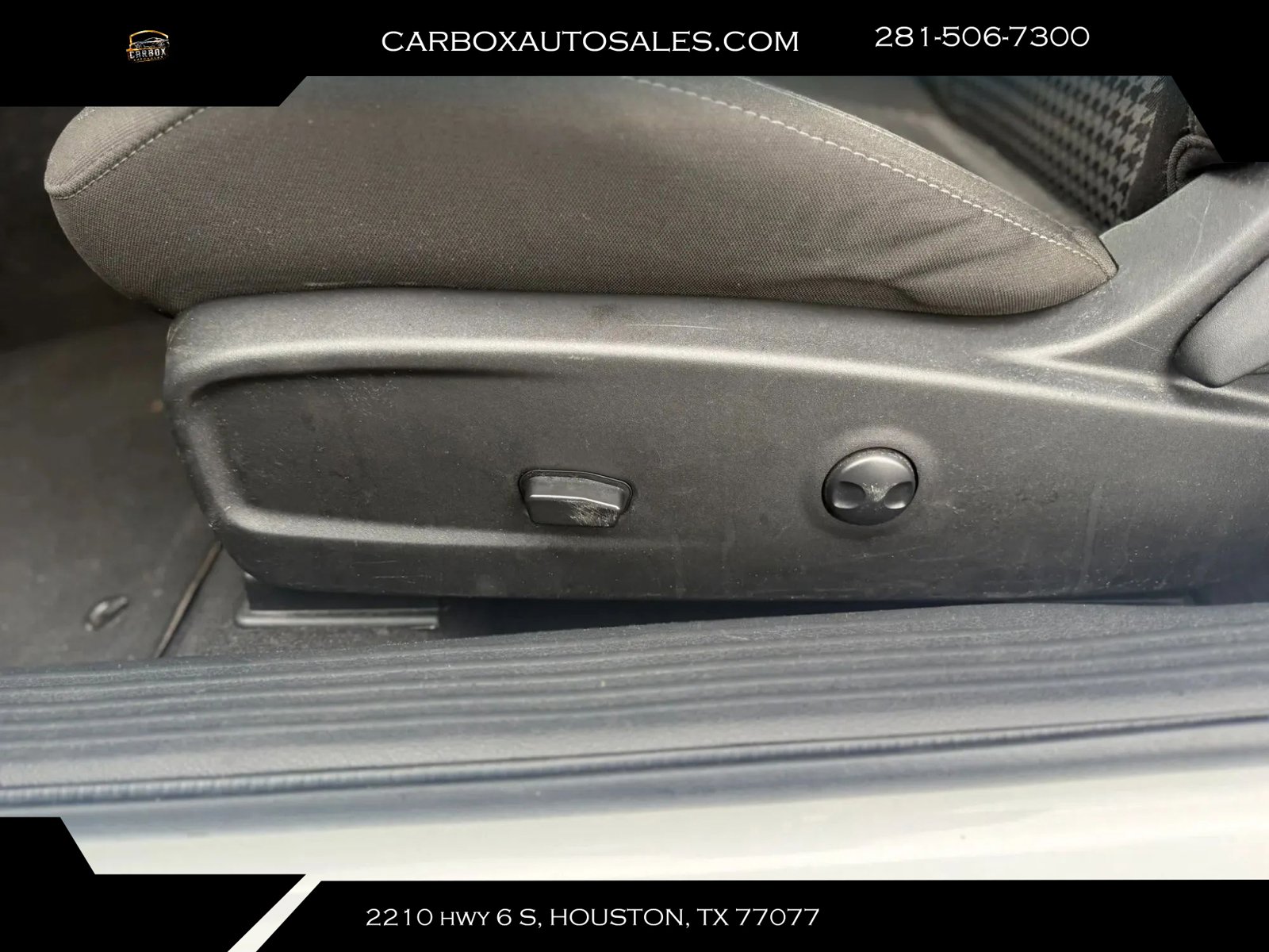 Used 2023 Dodge Challenger R/T RWD image 17