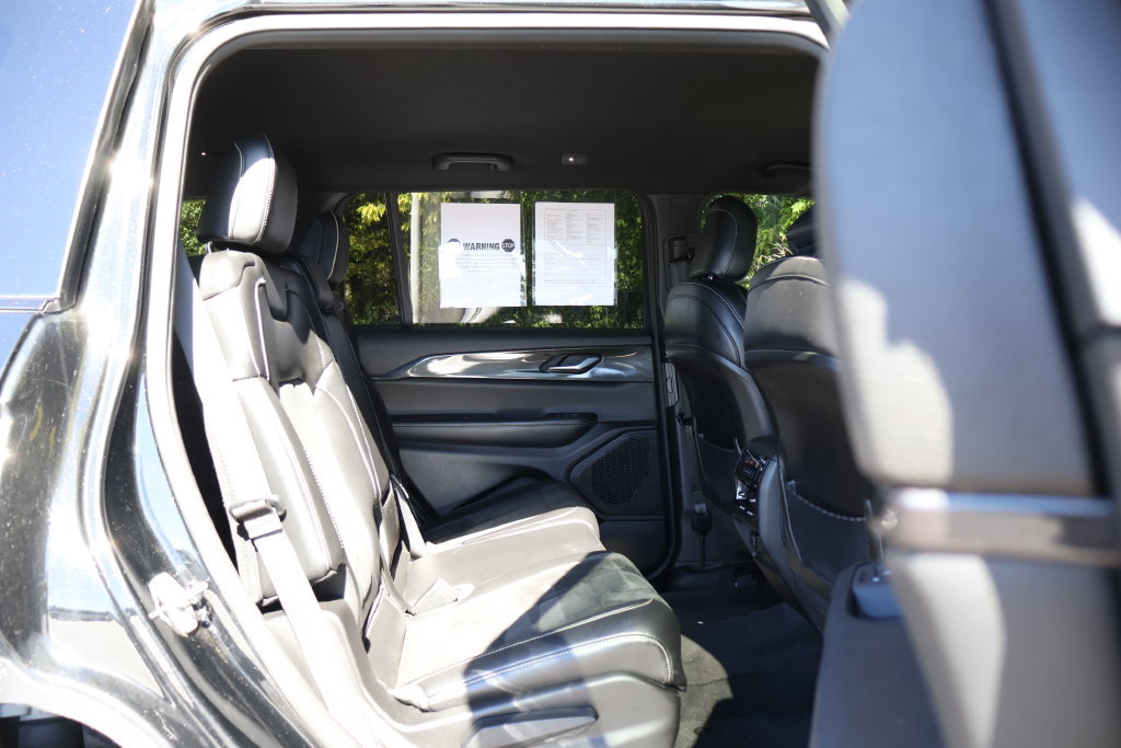 Used 2023 Jeep Grand Cherokee L Laredo AWD/4WD image 44