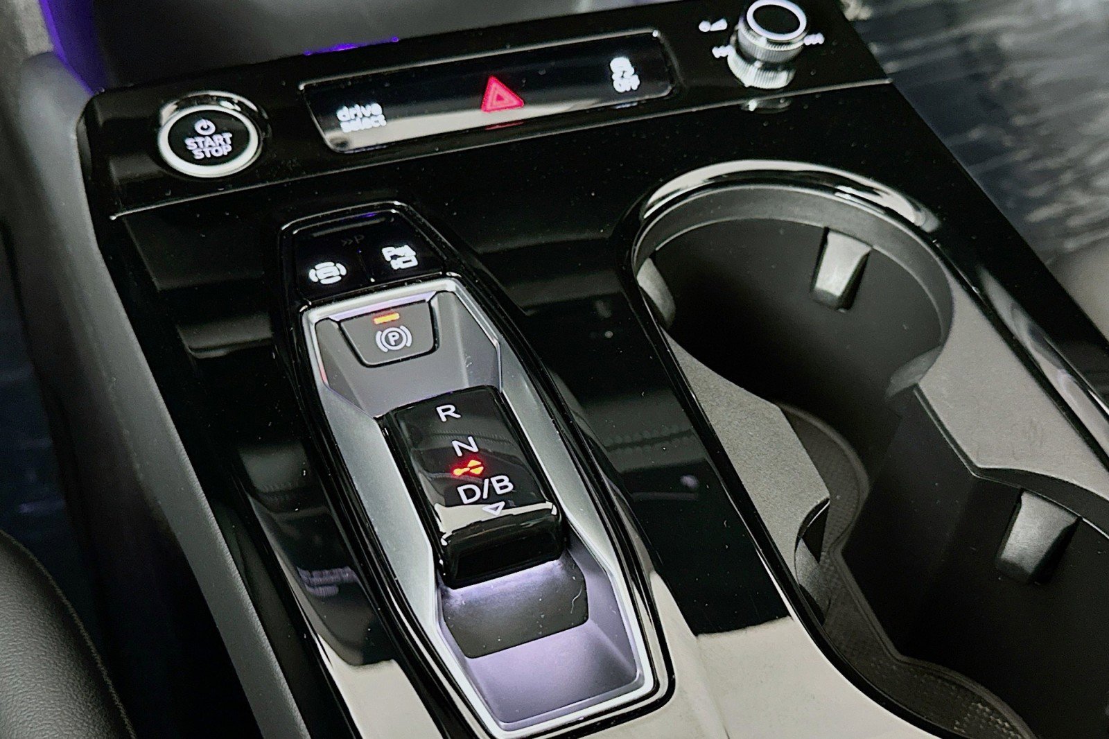 Used 2025 Audi Q6 e-tron Premium Plus w/ Premium Plus image 7