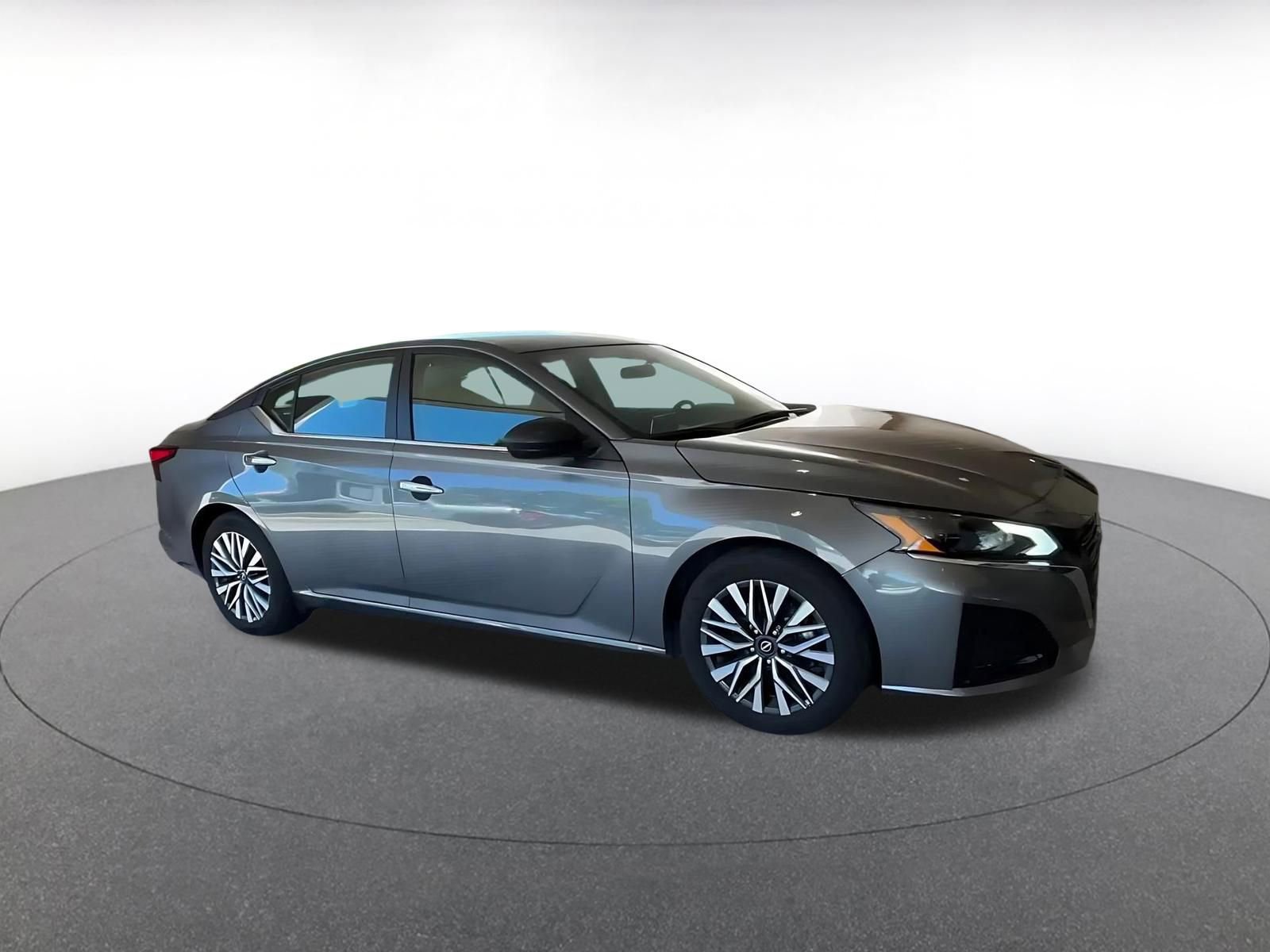 Used 2025 Nissan Altima 2.5 SV FWD video 2