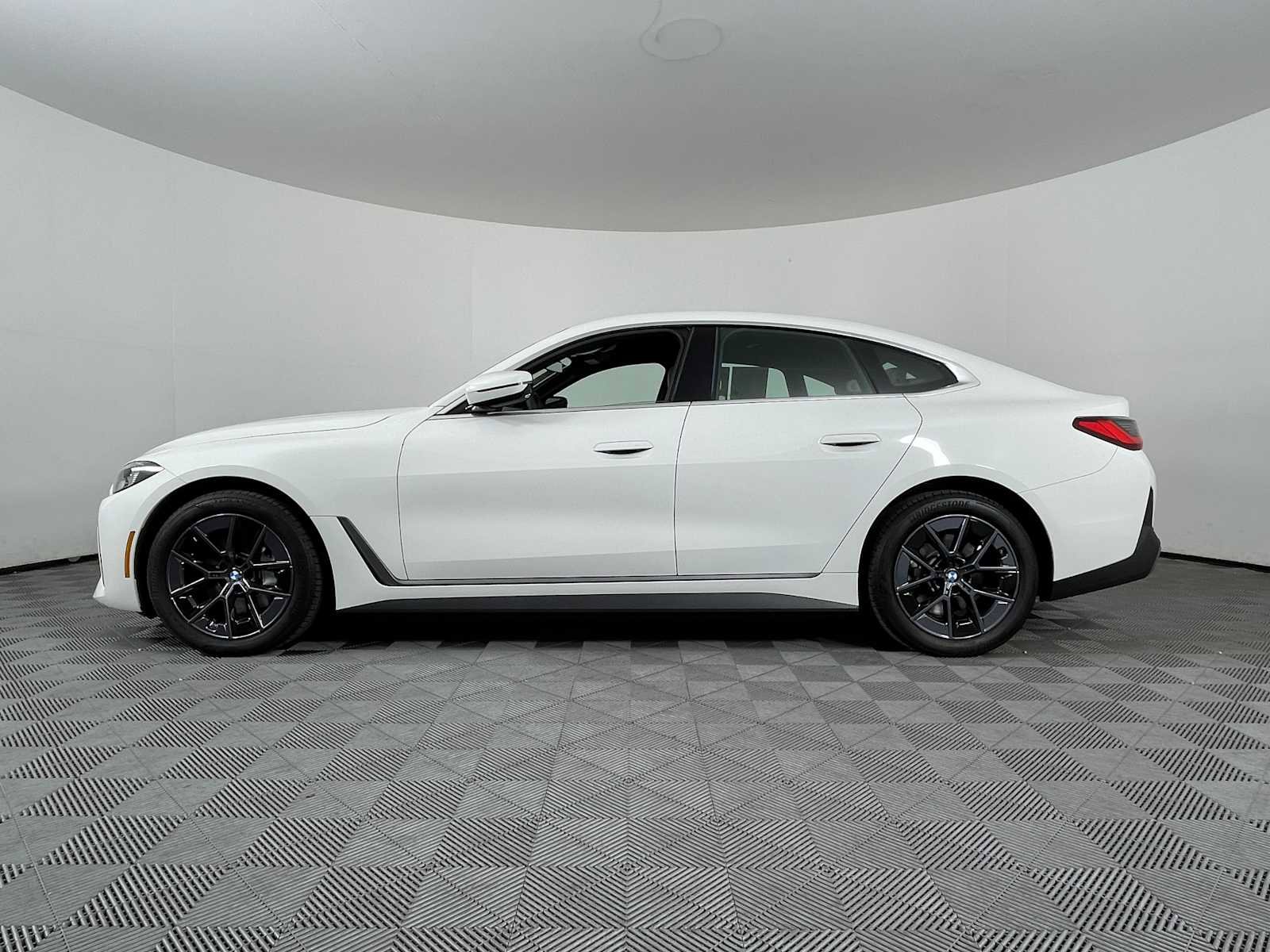 Used 2025 BMW i4 eDrive40 w/ Premium Package image 7