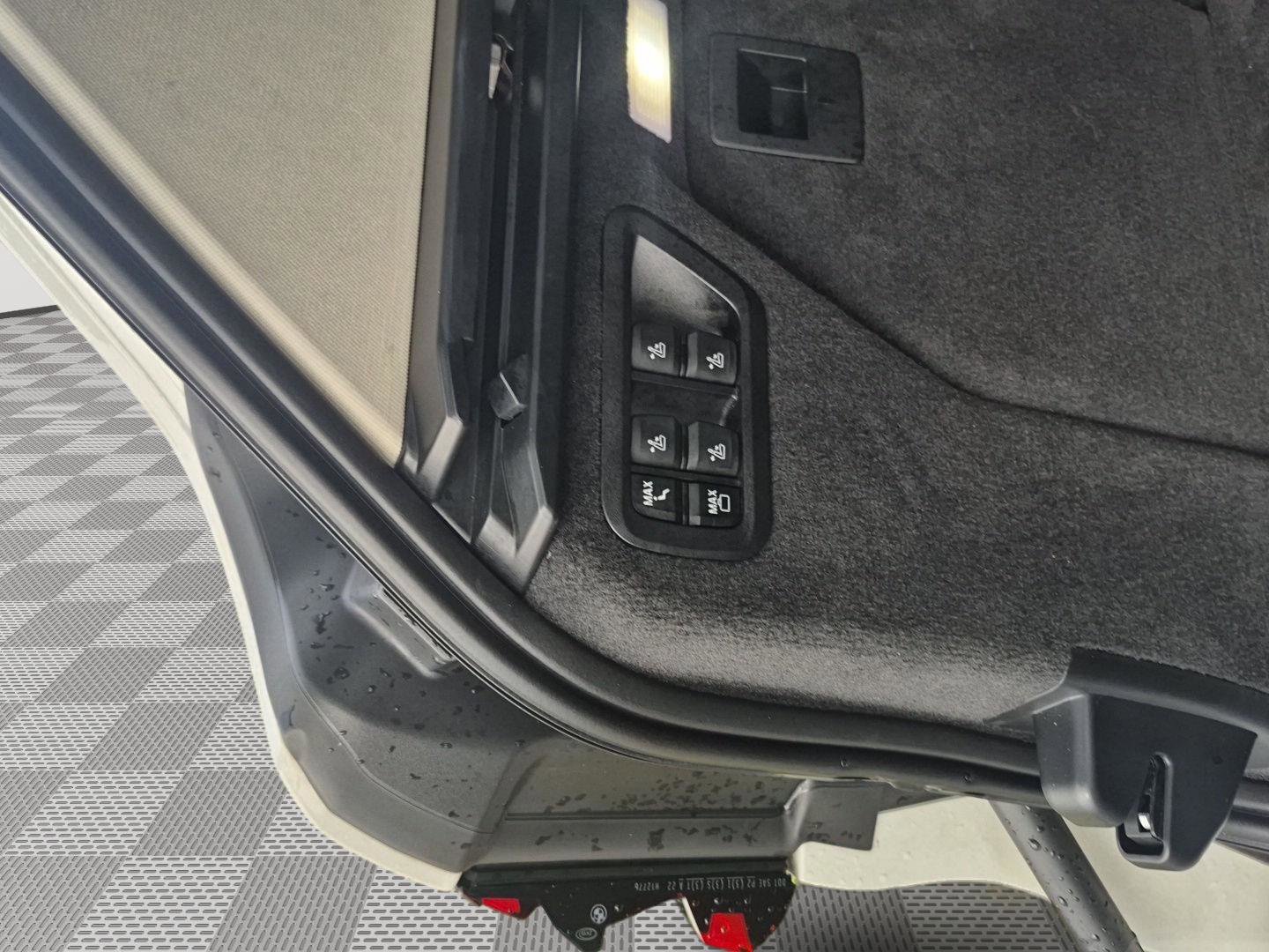 Used 2024 BMW X7 xDrive40i image 19