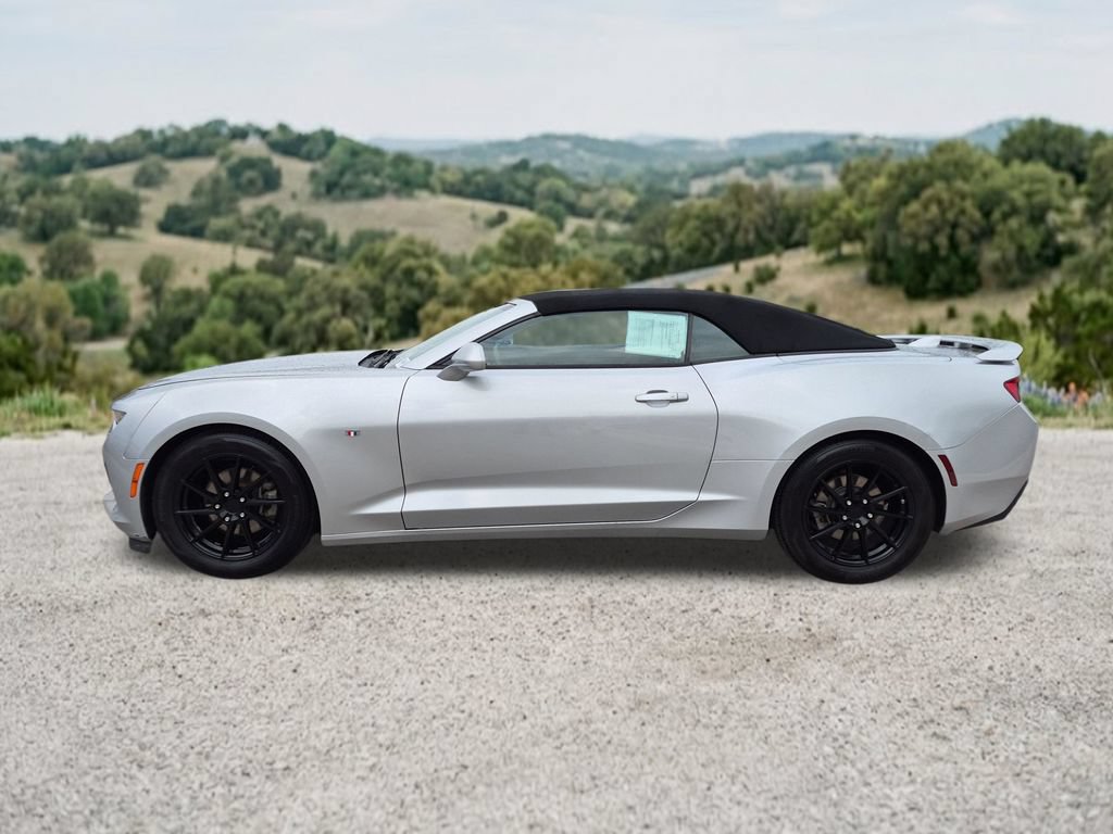 Used 2018 Chevrolet Camaro LT RWD image 5