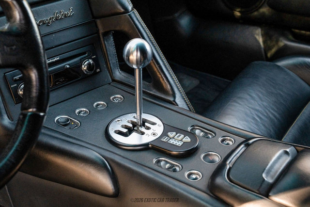 Used 2004 Lamborghini Murcielago Coupe image 33