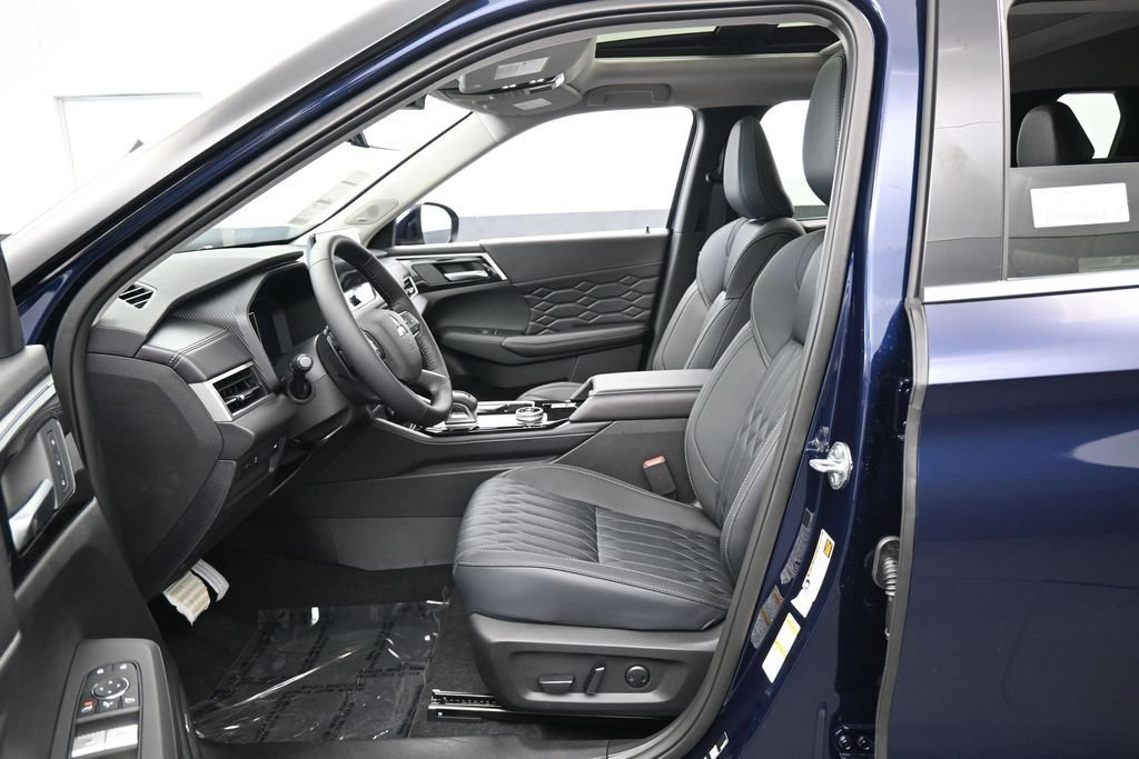 New 2026 Mitsubishi Outlander SEL FWD image 11
