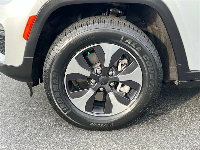 Used 2023 Jeep Grand Cherokee 4WD 4xe image 11