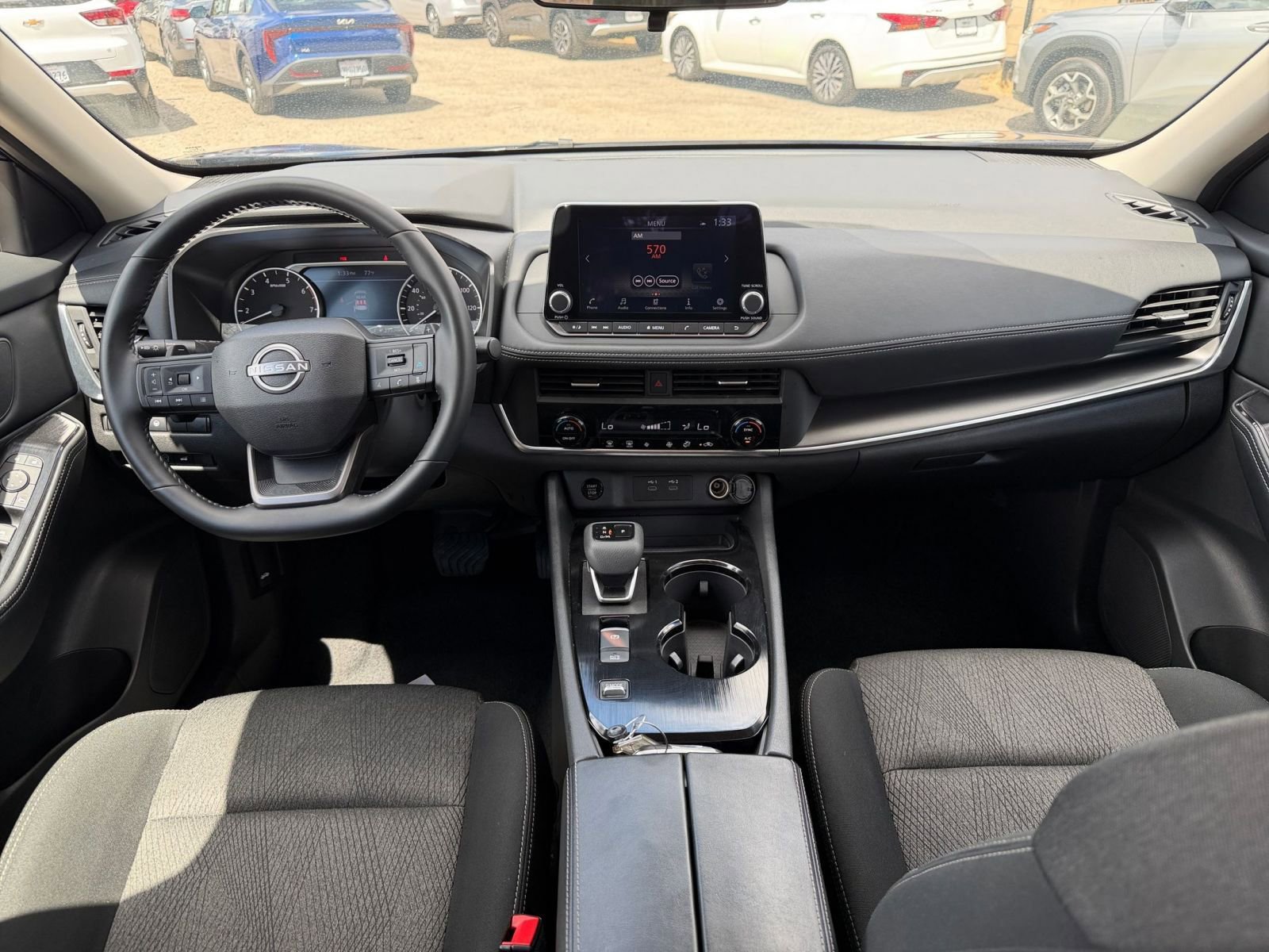 Used 2025 Nissan Rogue SV FWD image 35