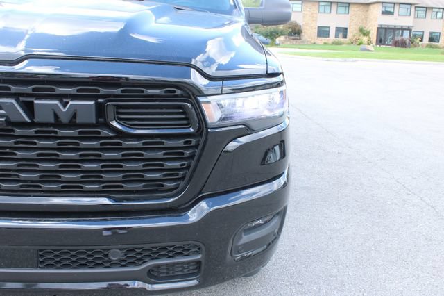 Used 2026 RAM 1500 Express AWD/4WD image 40