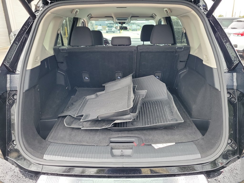 Used 2024 Nissan Rogue SV FWD image 7