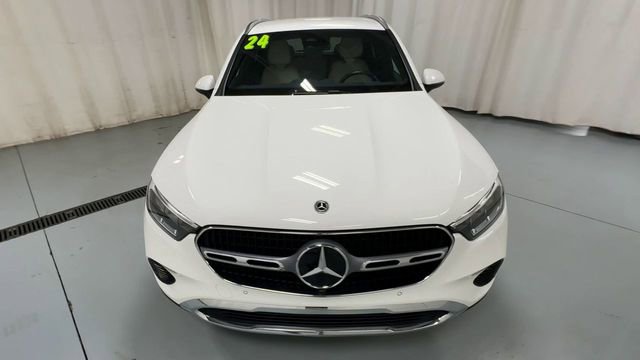 Used 2024 Mercedes-Benz GLC 300 4MATIC image 3