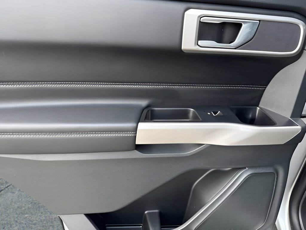 Used 2023 Ford Explorer XLT w/ Equipment Group 202A image 43