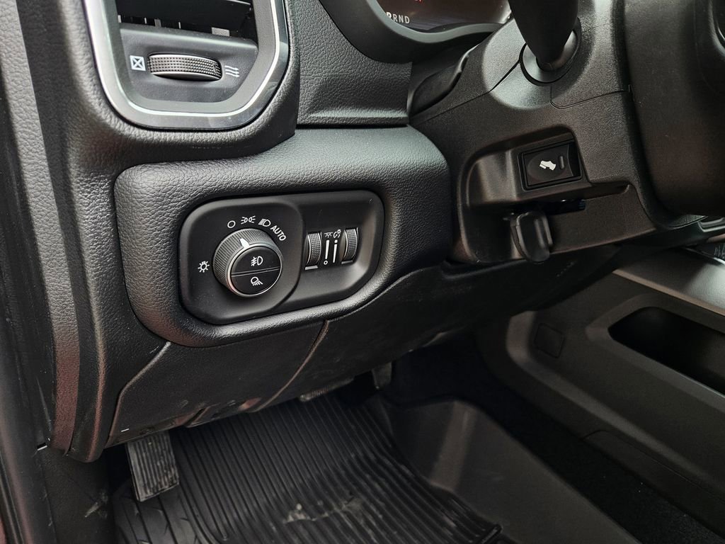 New 2026 RAM 2500 Laramie AWD/4WD image 14