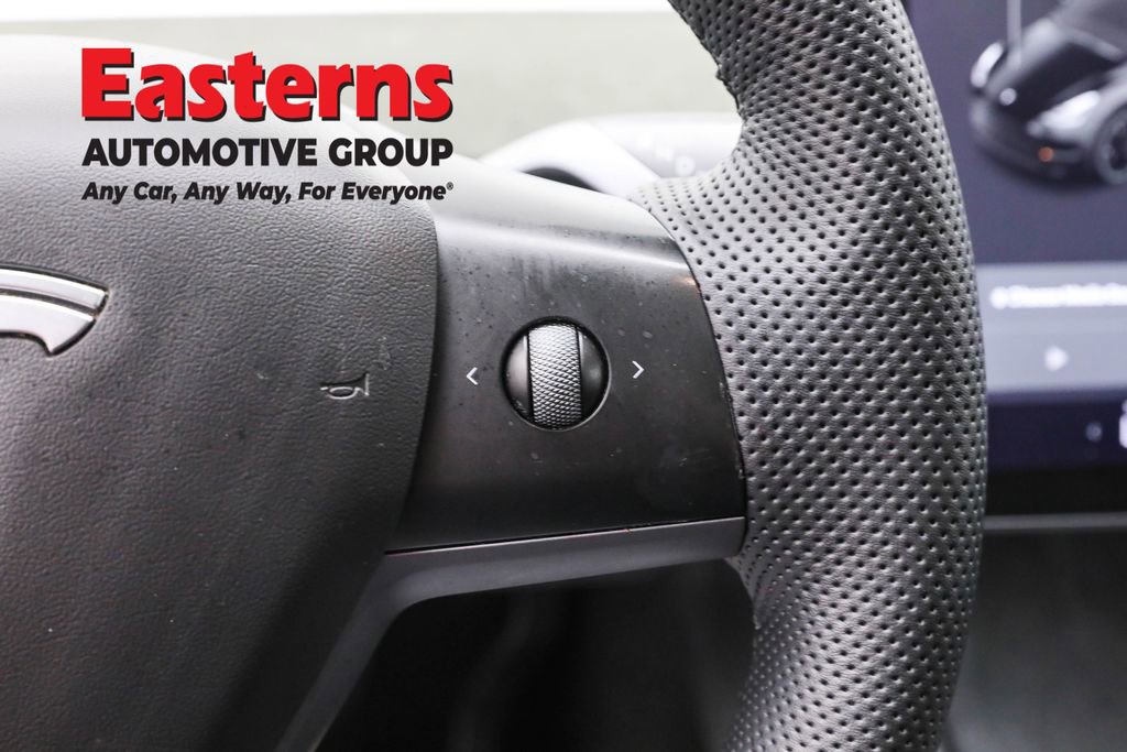 Used 2022 Tesla Model Y Performance image 16