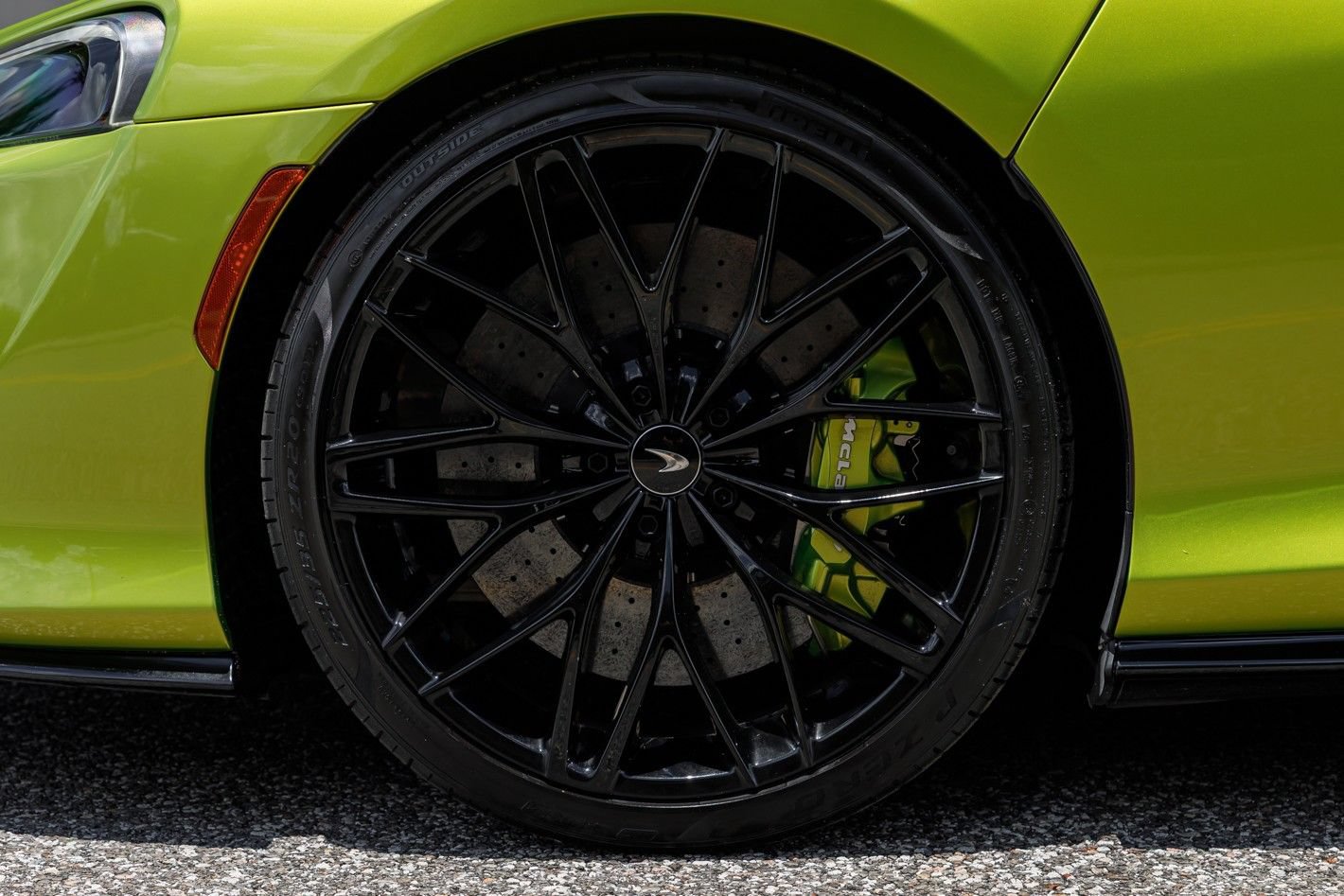 Used 2023 McLaren GT RWD image 25