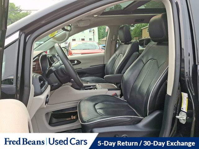 Used 2023 Chrysler Pacifica Limited FWD image 20