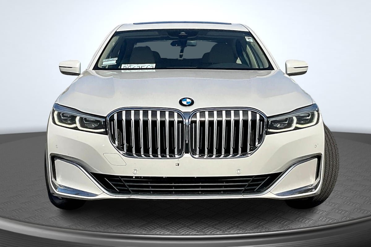 Used 2021 BMW 740i RWD image 3