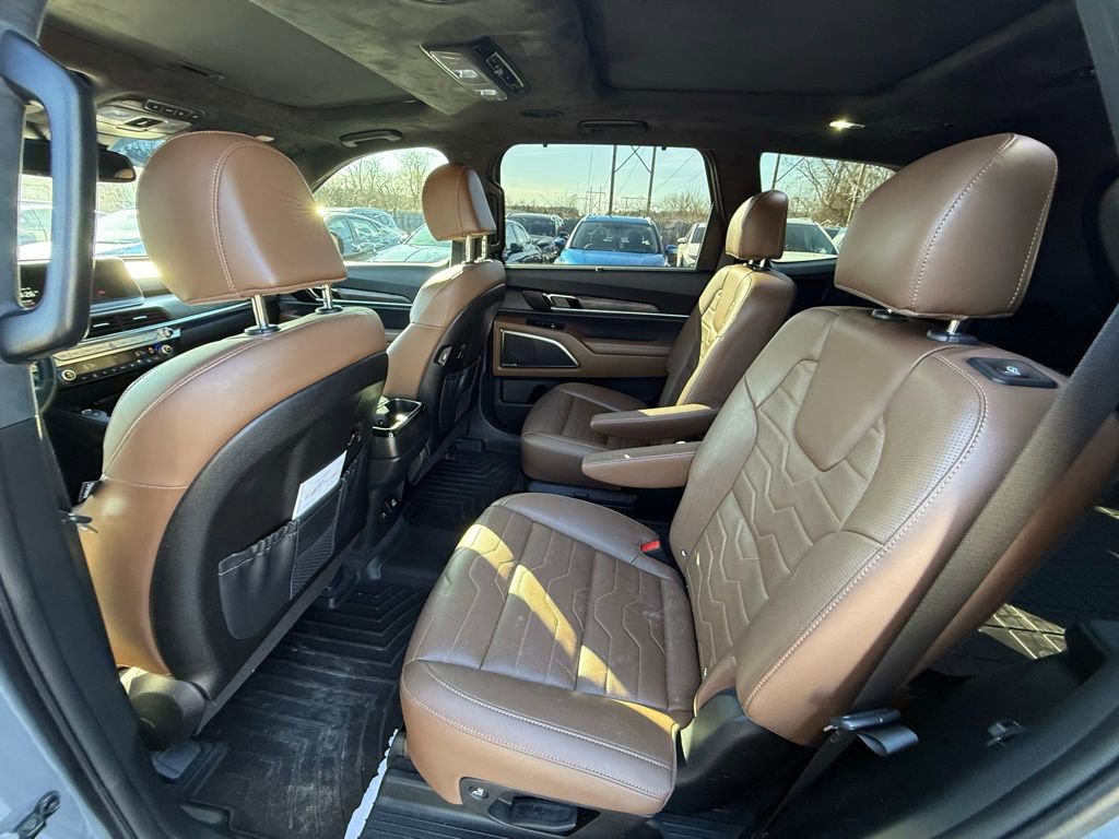 Used 2022 Kia Telluride SX w/ SX Prestige Package image 19