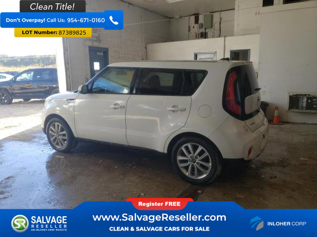 Used 2017 Kia Soul + image 2