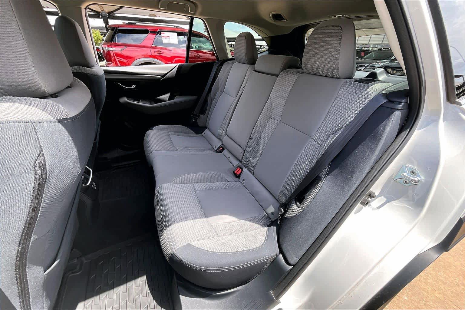 Used 2025 Subaru Outback Premium AWD/4WD image 18